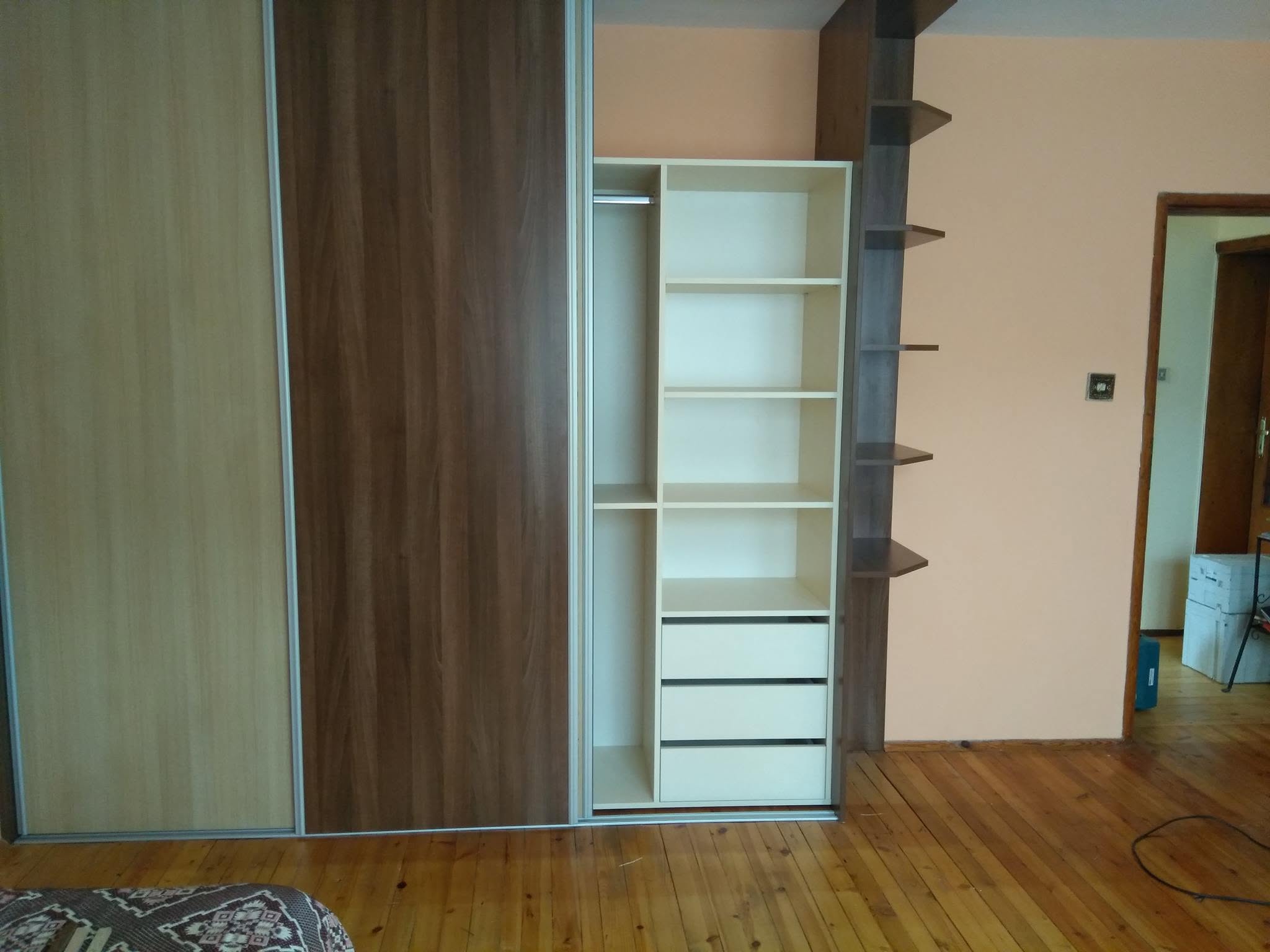 Гардероби по поръчка - София